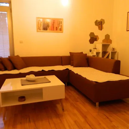 Modern Near Centre Of Apartman