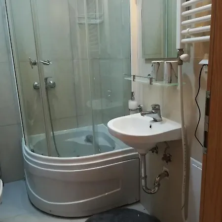 Apartman Modern Near Centre Of